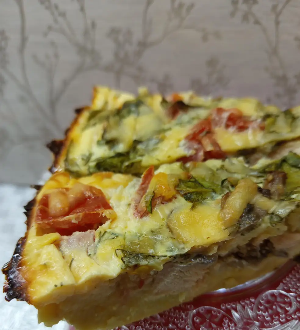 Картопляний пиріг з куркою, грибами та вершковою заливкою
