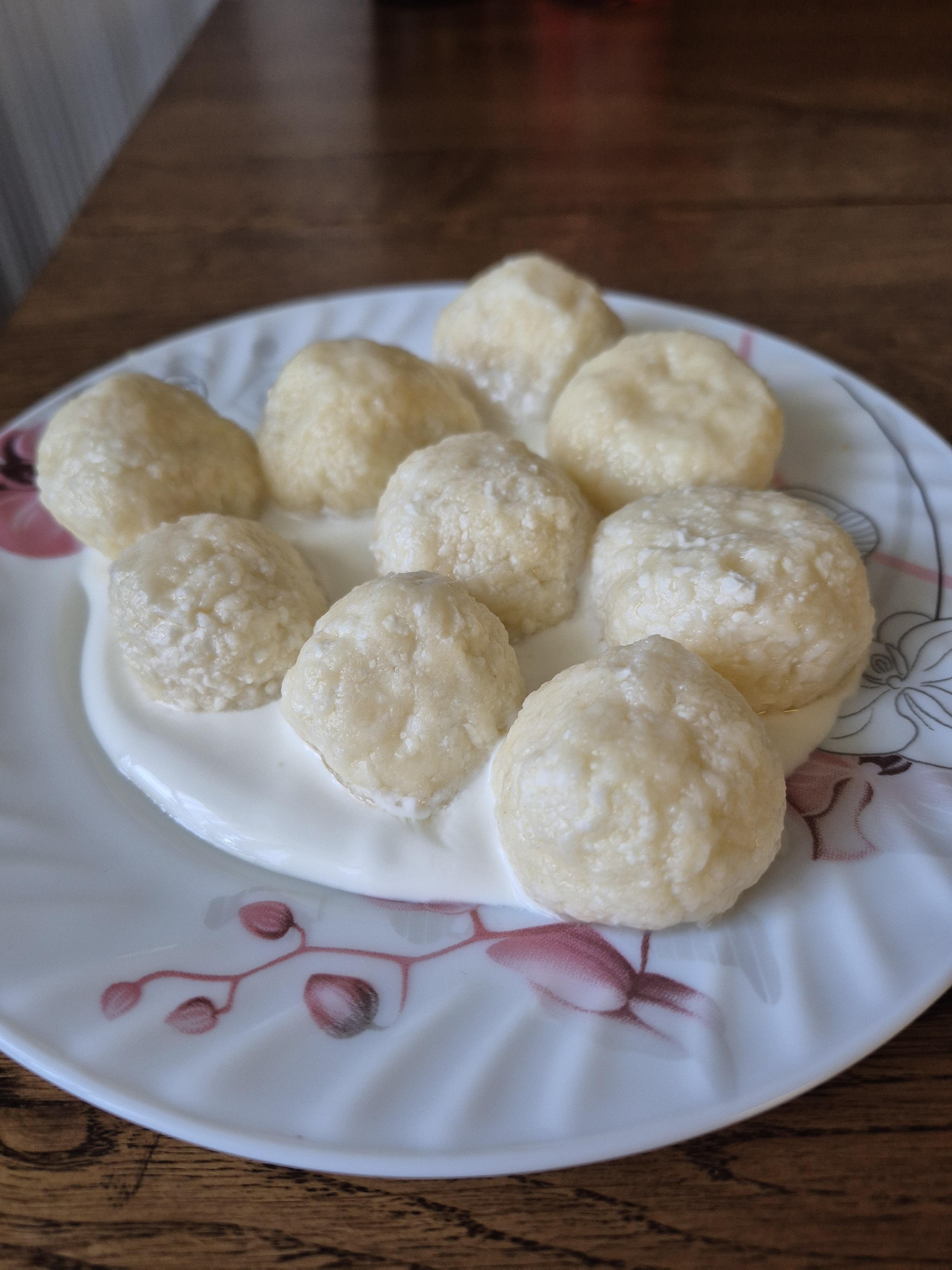 Ліниві вареники з корицею та цедрою