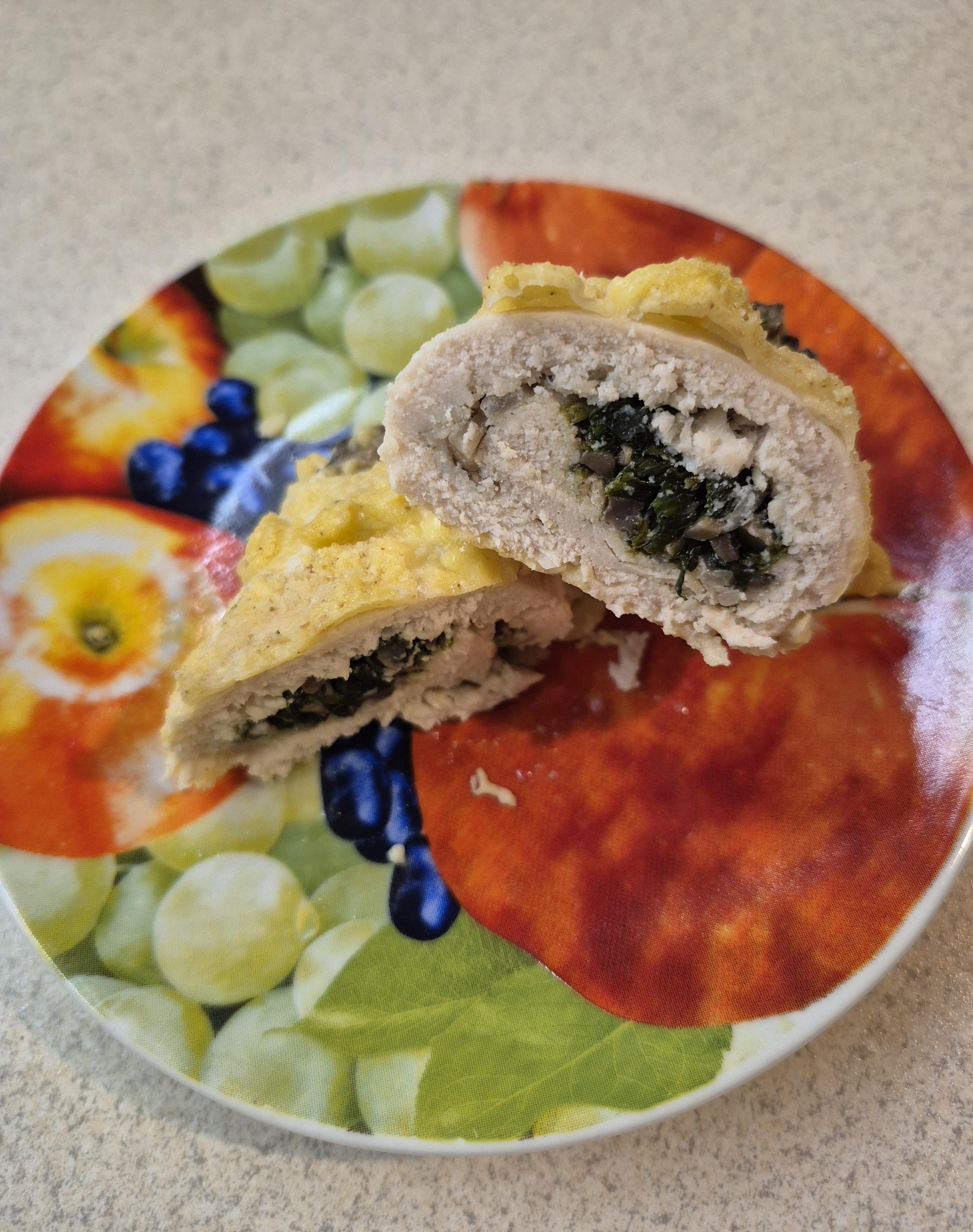 Курячі рулетики зі шпинатом та грибами