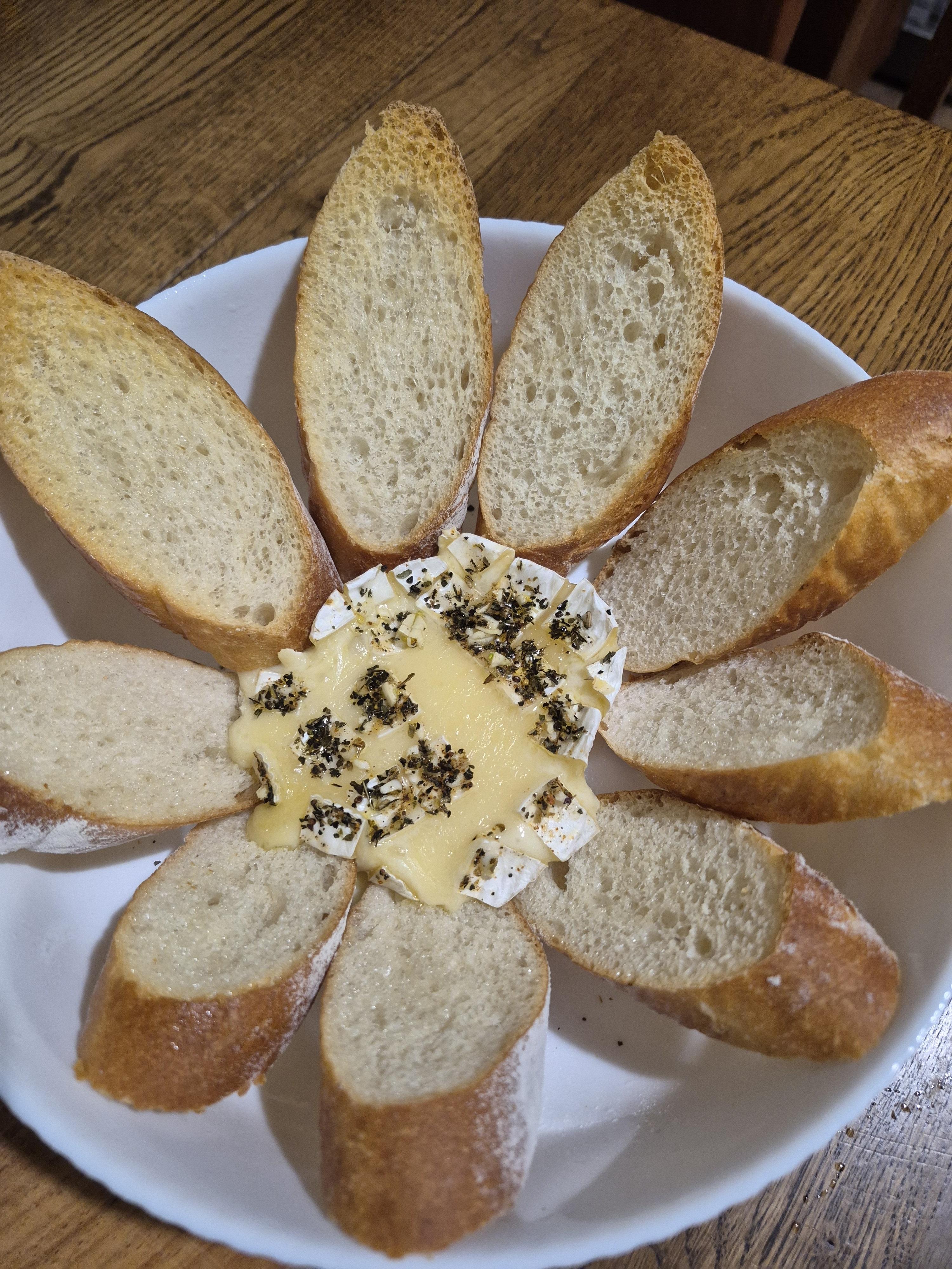 Запечений камамбер