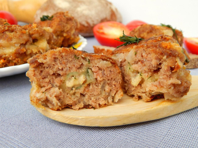М'ясні зрази з сиром