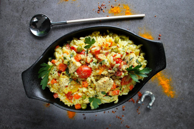 Паелья з куркою