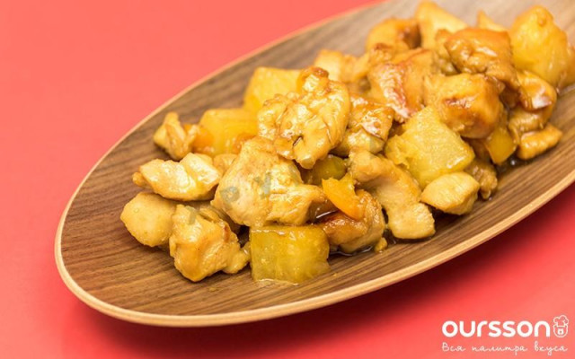 куряче філе з ананасами і каррі