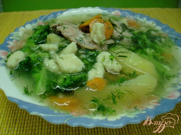 курячий суп з брокколі і галушками.. як приготувати з фото