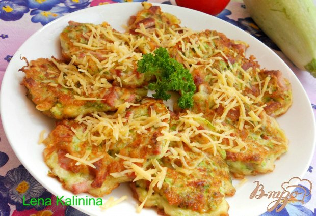 кабачкові оладки з сиром і ковбасою. як приготувати з фото