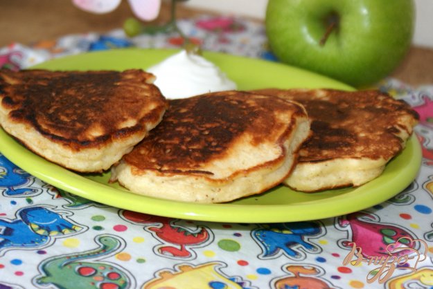 оладки з яблуком і корицею. як приготувати з фото