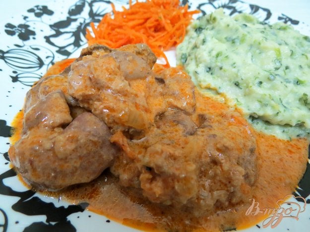 печінка в томатному соусі з вершками. як приготувати з фото