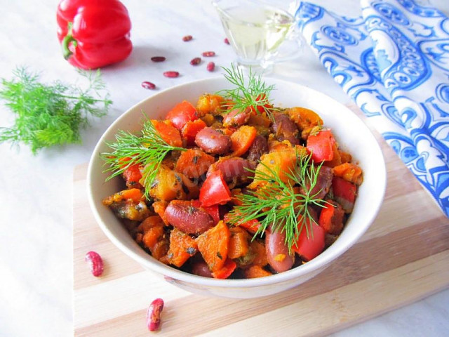 тушкована червона квасоля з овочами