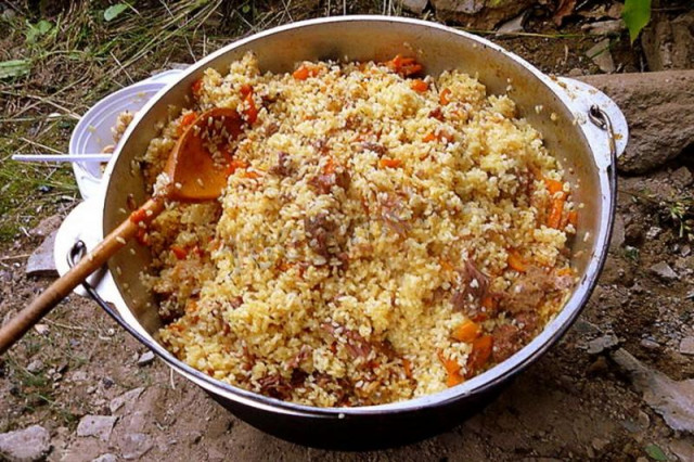 Плов з тушонкою