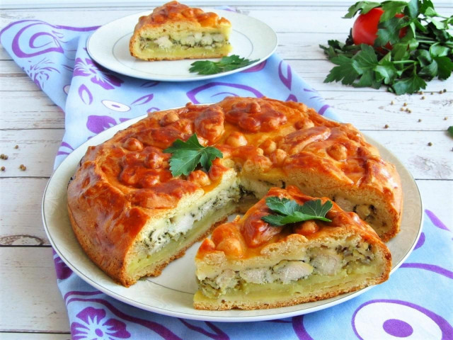 пиріг з картоплею і куркою в духовці