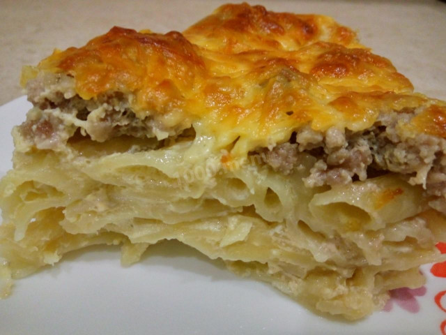 макарони з фаршем в молочній заливці в духовці