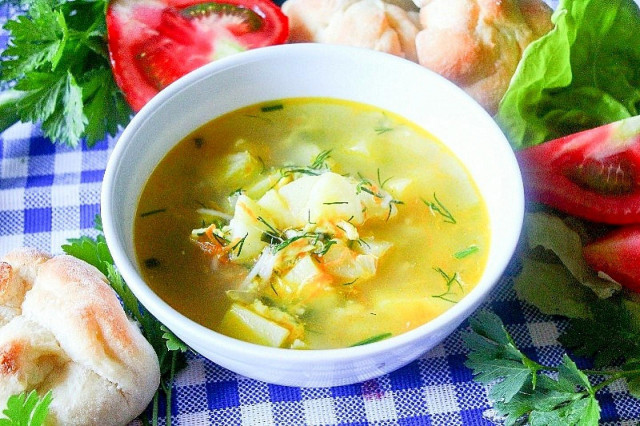 курячий суп з яйцем і вермішеллю