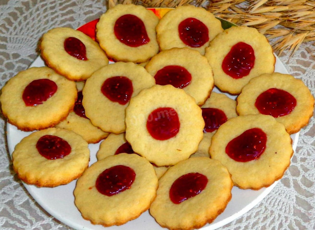 пісочне печиво з джемом