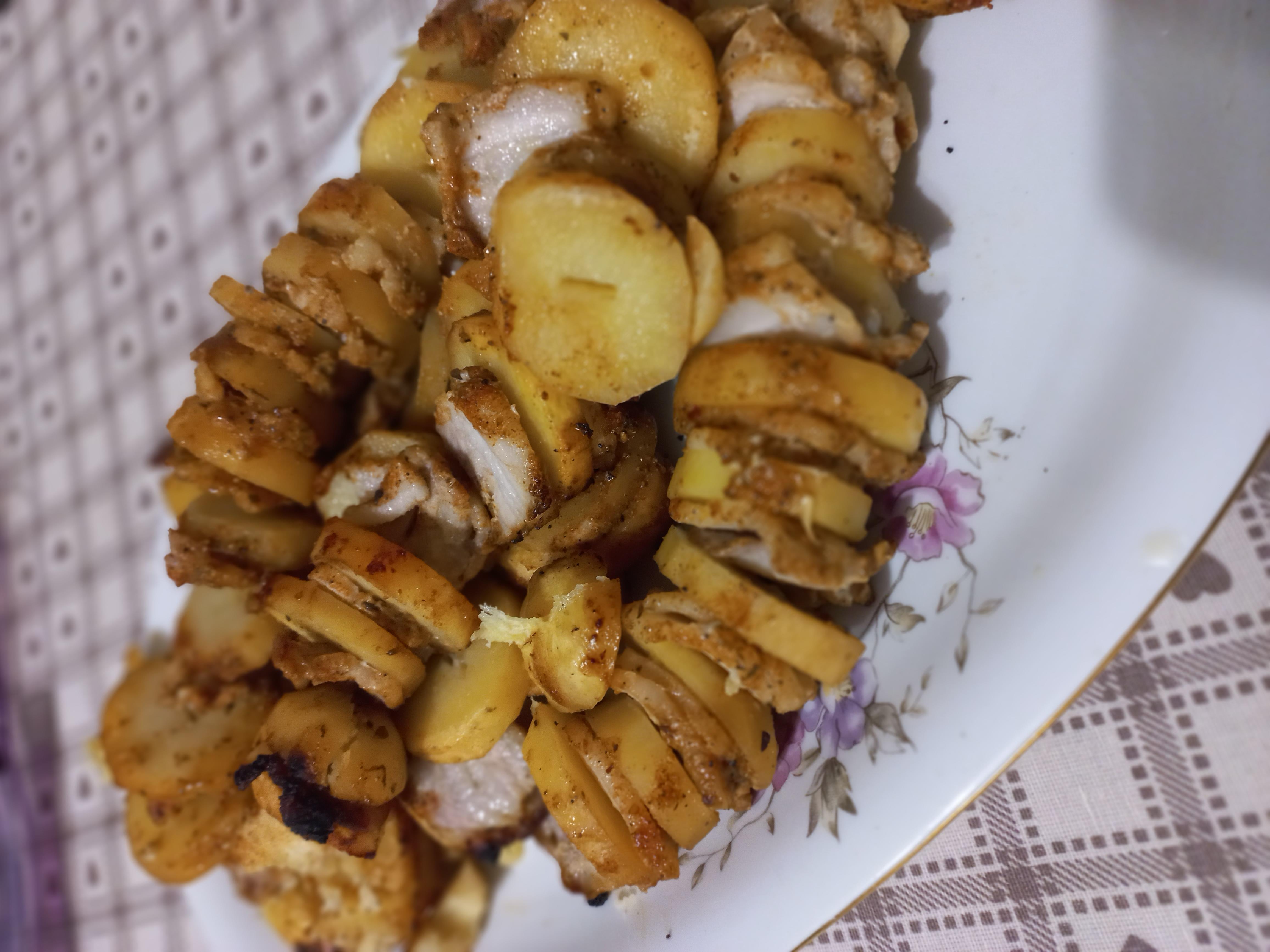 Картопля з беконом на шампурі