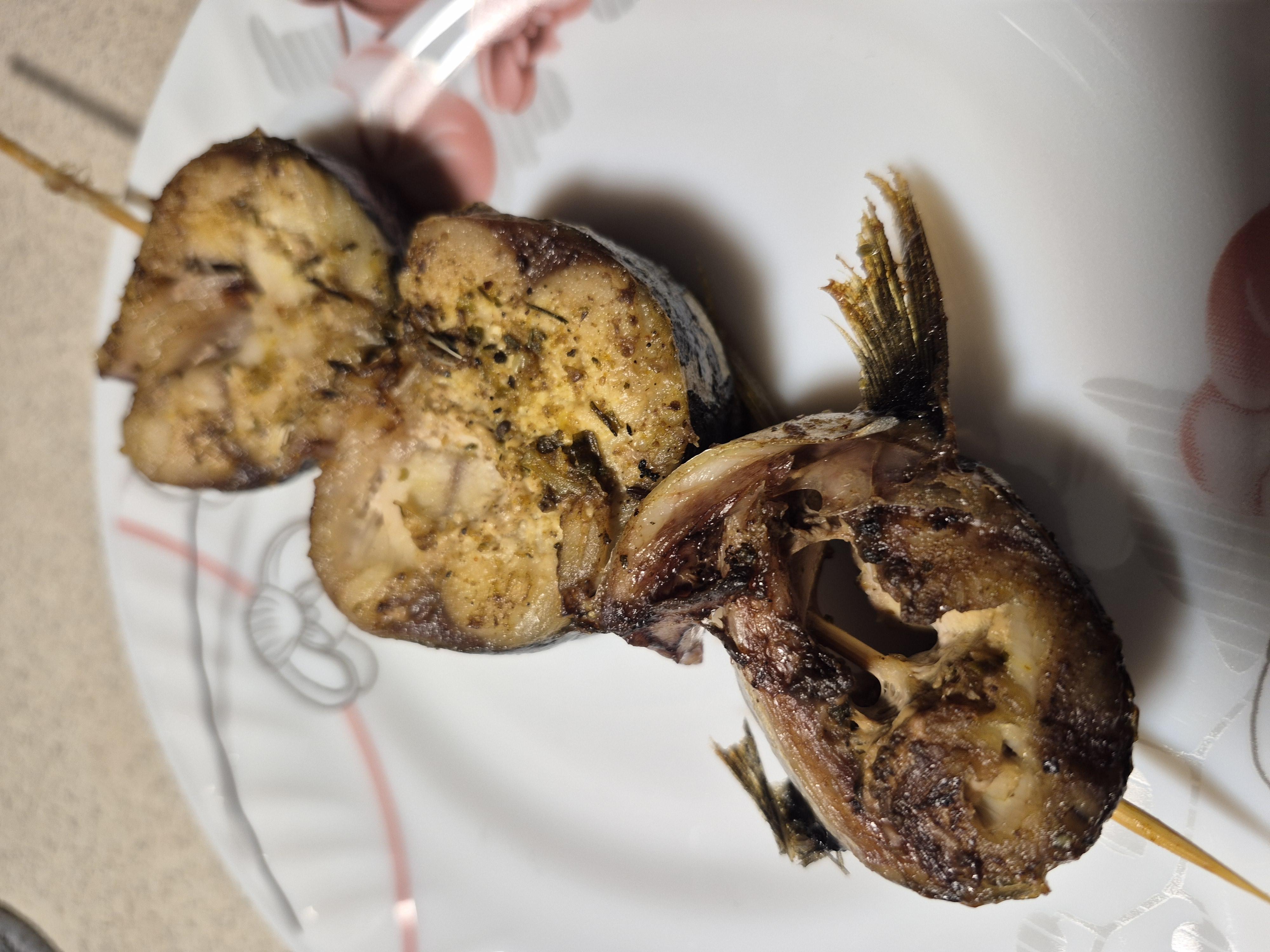 Скумбрія на шпажці в часниково-апельсиновому маринаді