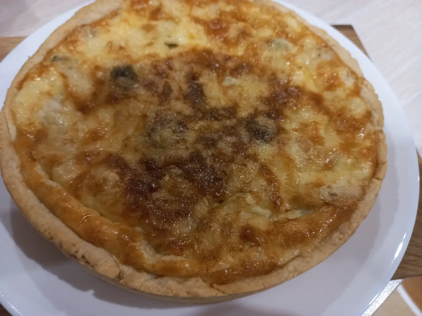 Киш з куркою та брюсельською капустою