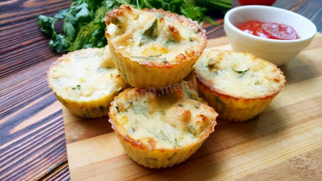 курячі мафіни з сиром і зеленню
