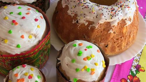паска з мигдалем родзинками і лимоном