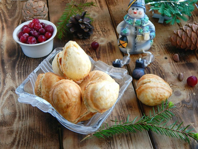 печиво в печеньіце горішки з мигдалем