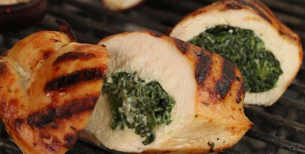 різдвяні смаколики: курячі кишеньки з сиром і помідорами