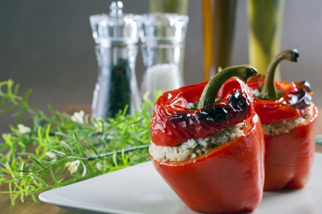 фарширований перець з овочами