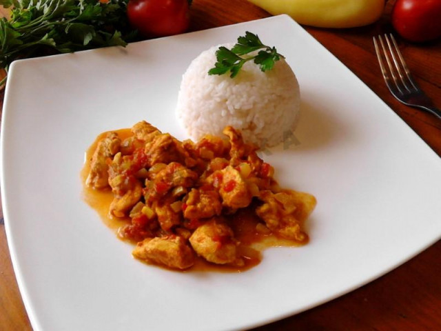 куряче філе з каррі і овочами