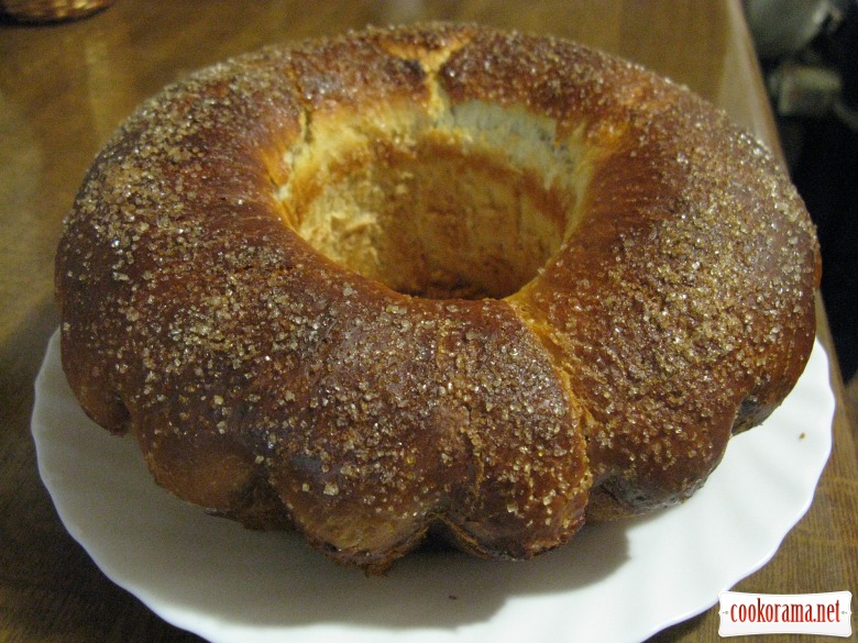бабка - рулет і булочки з корицею