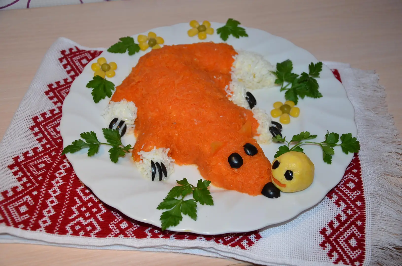 Салат "Лисичка і Колобок"