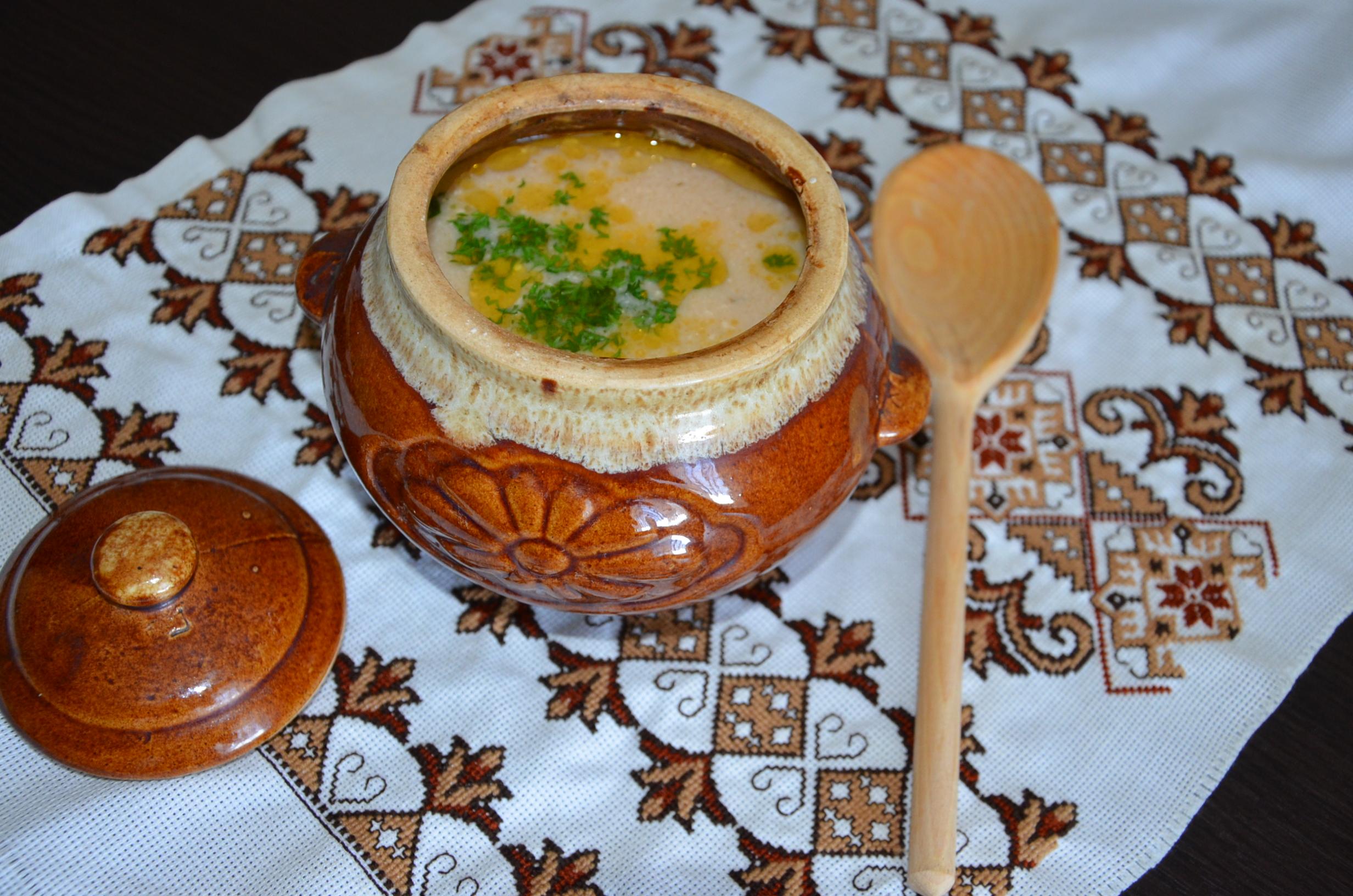 Суп пельменний у горщику