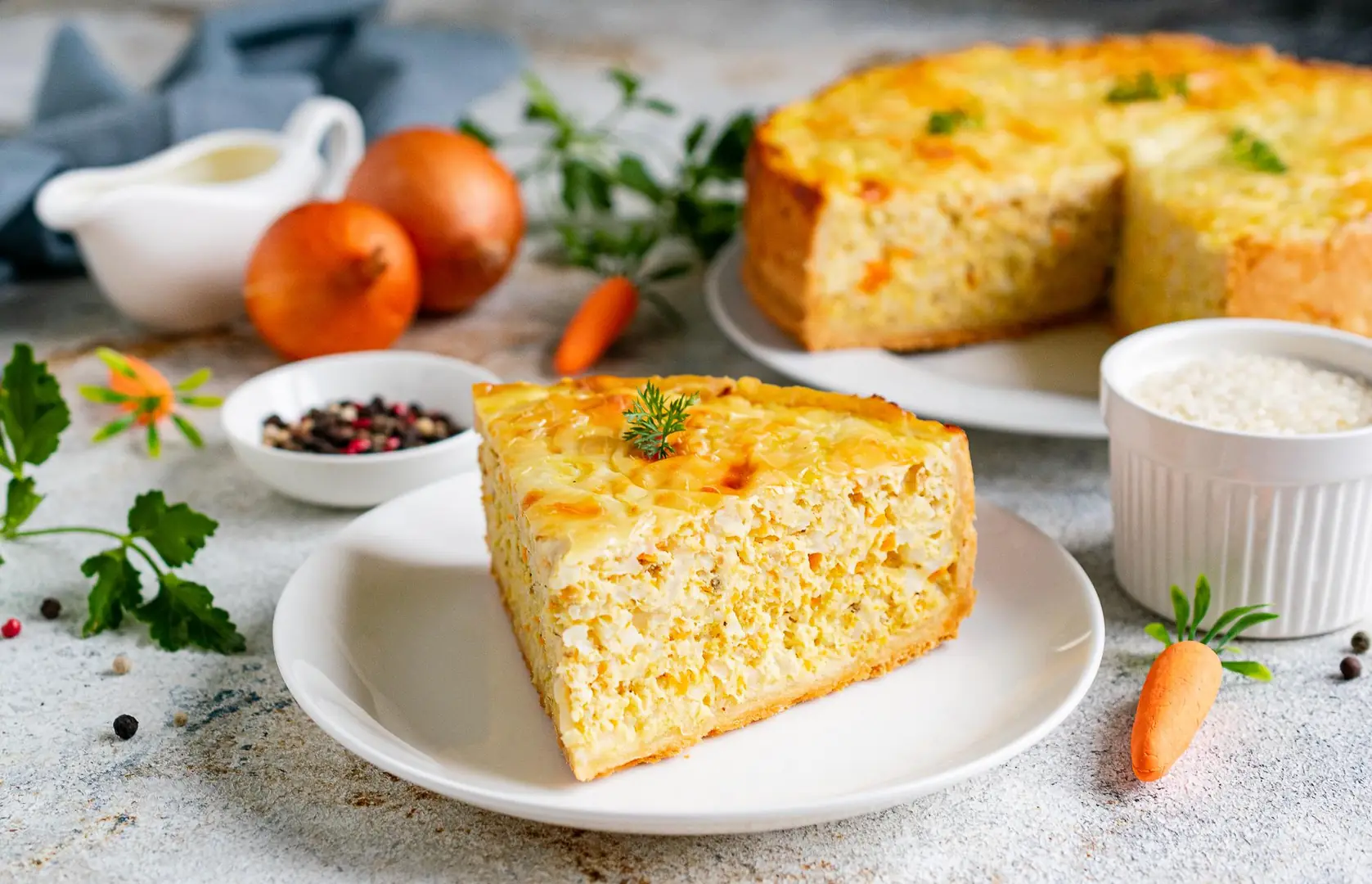 Пісочний пиріг з білою рибою та рисом