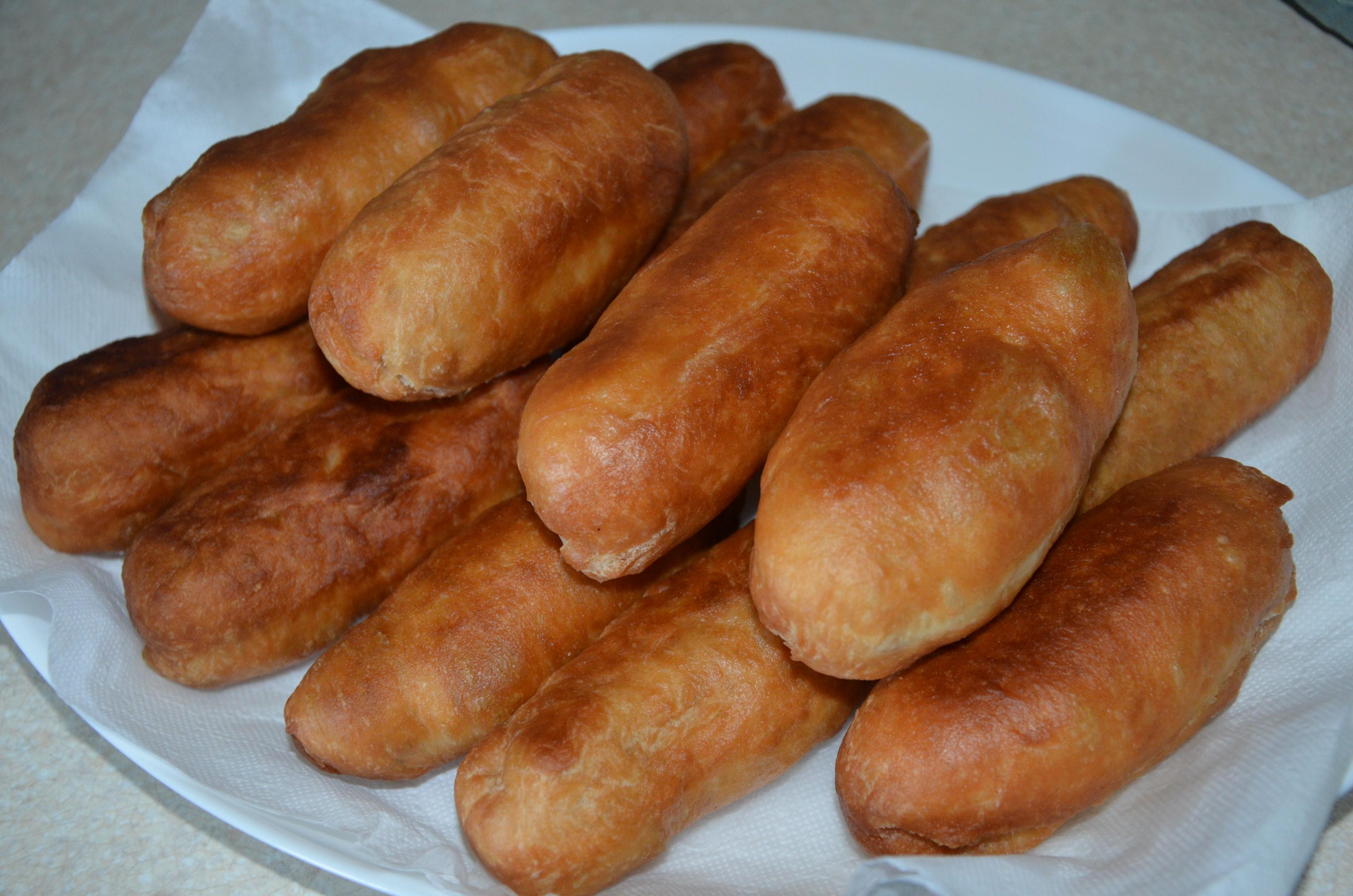 Смажені сосиски в тісті