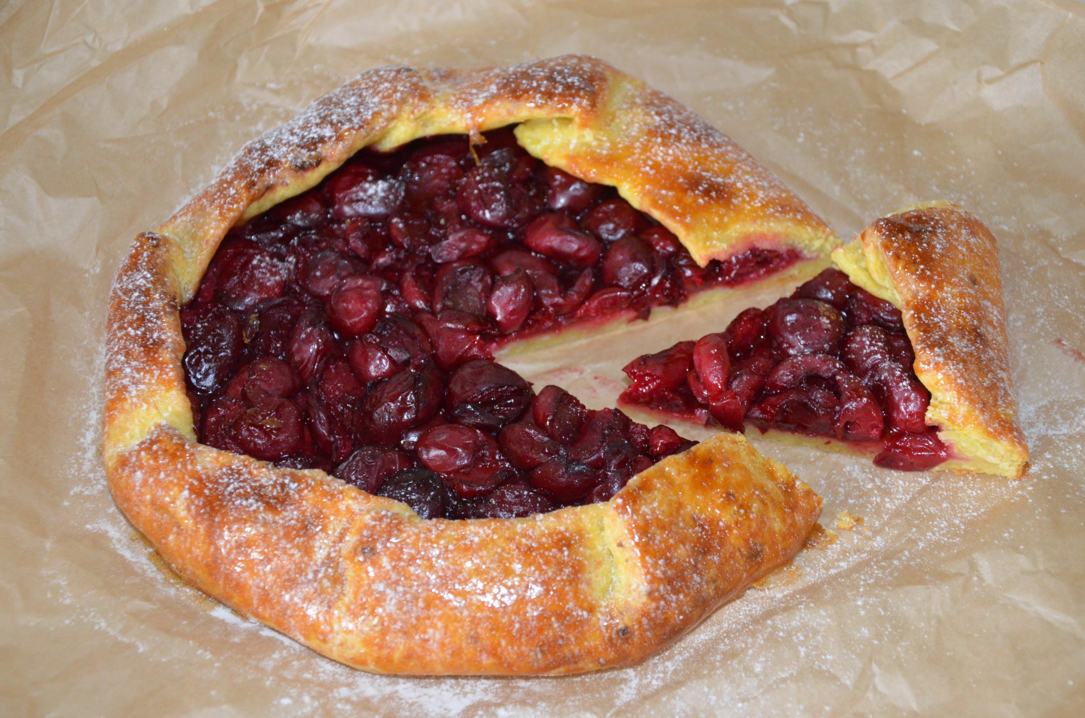 Сирна галета з вишнями