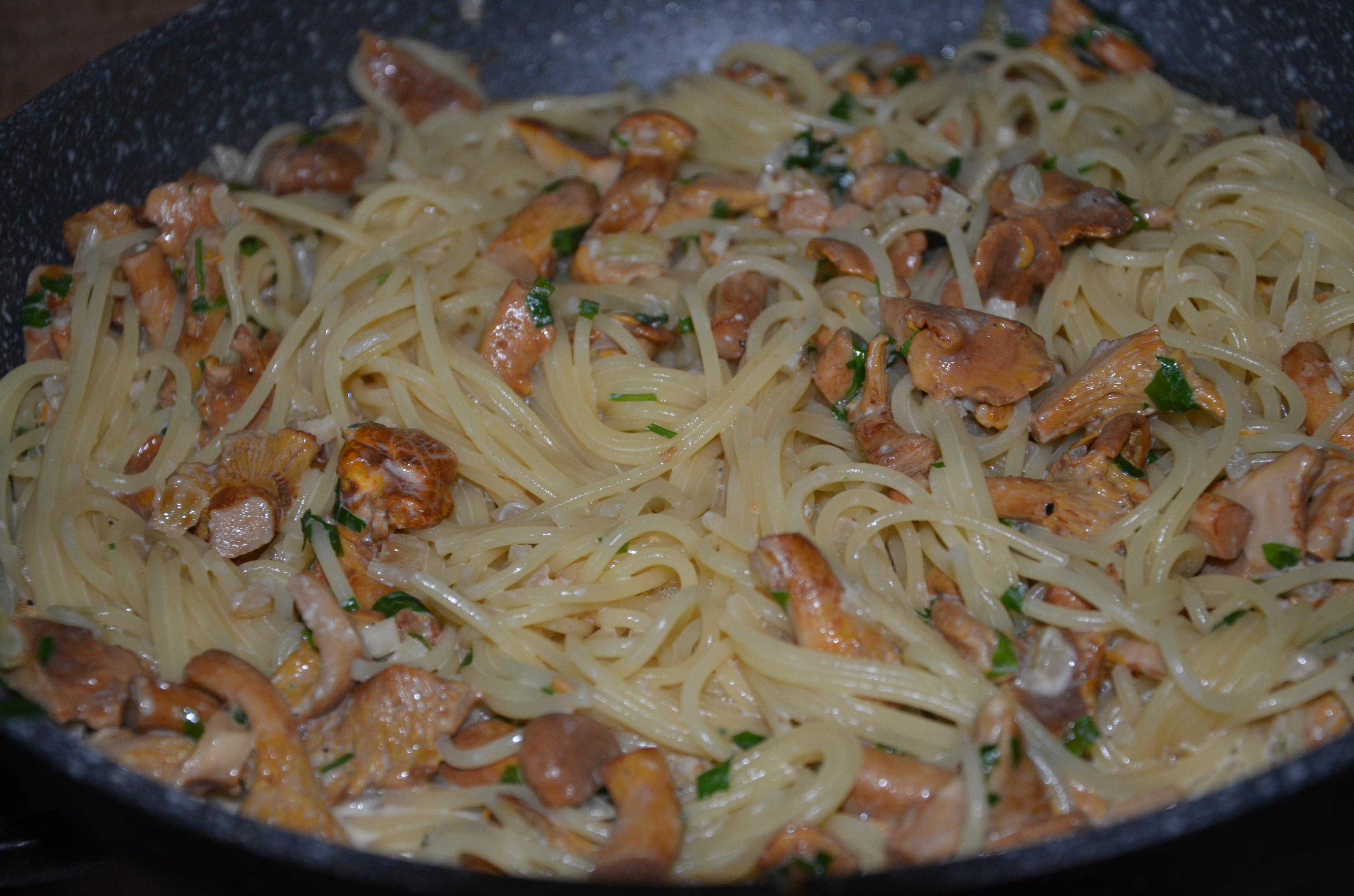 Паста з лисичками