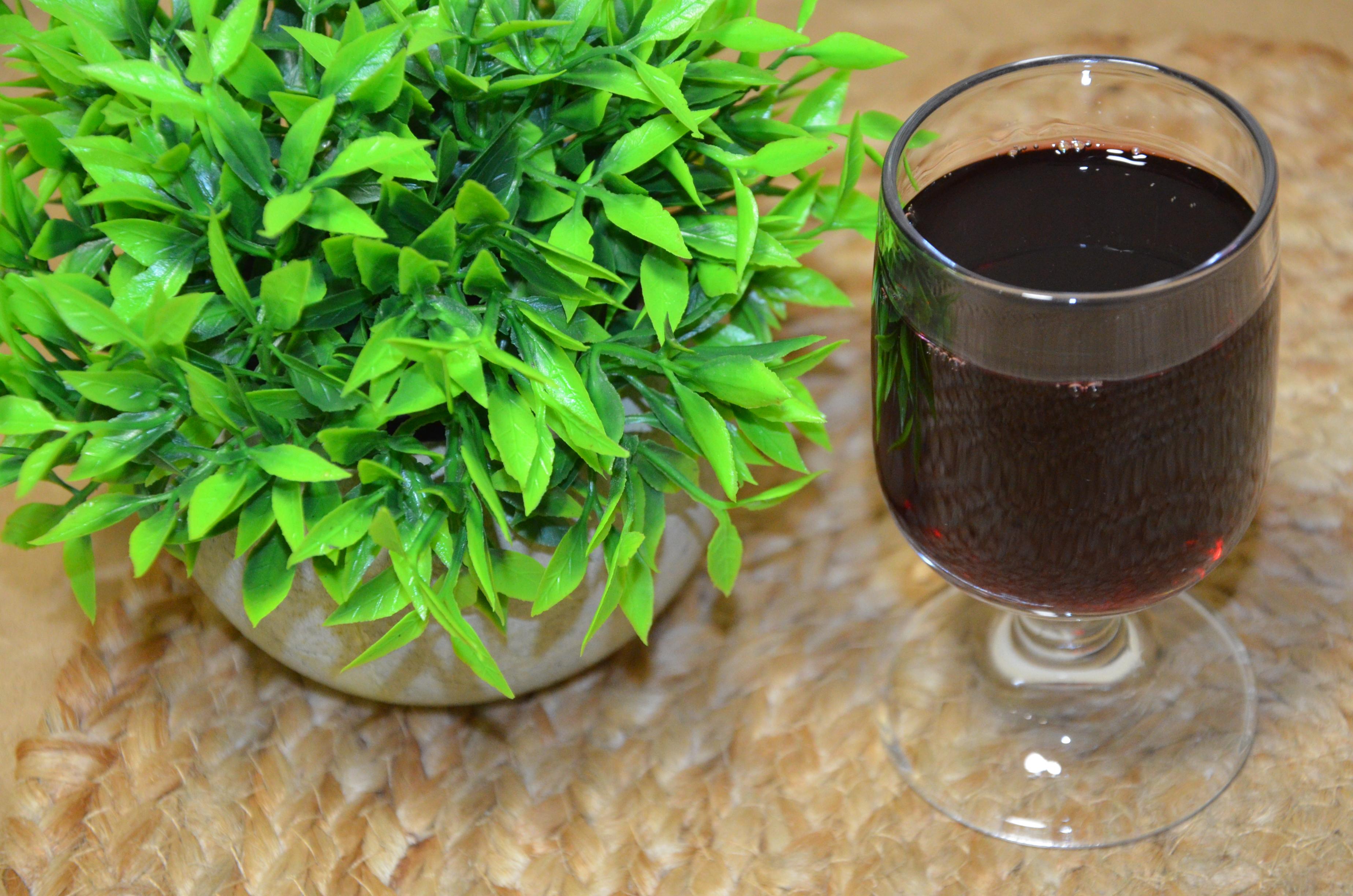 Вино з чорної смородини