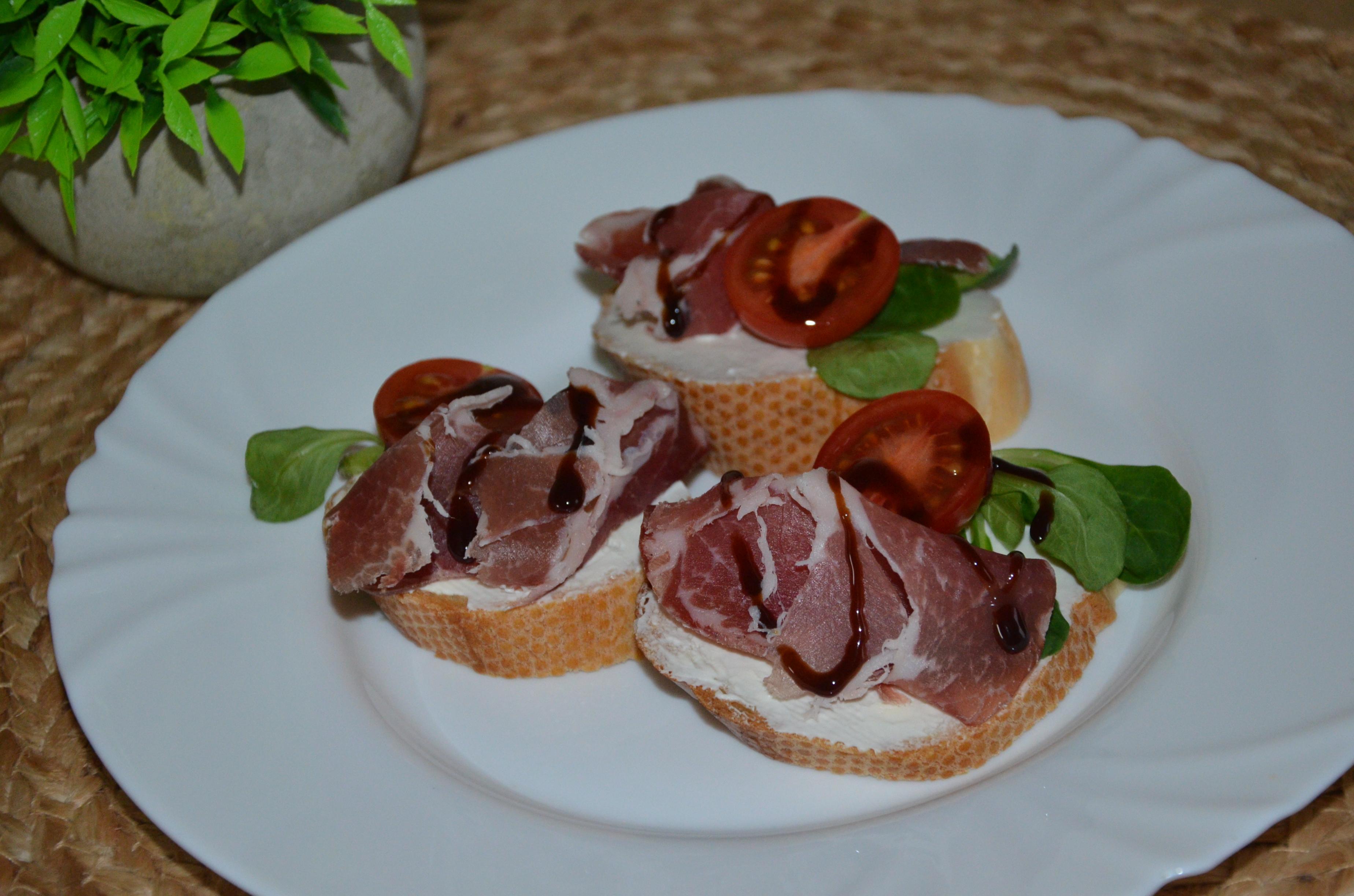 Бутерброди з прошуто