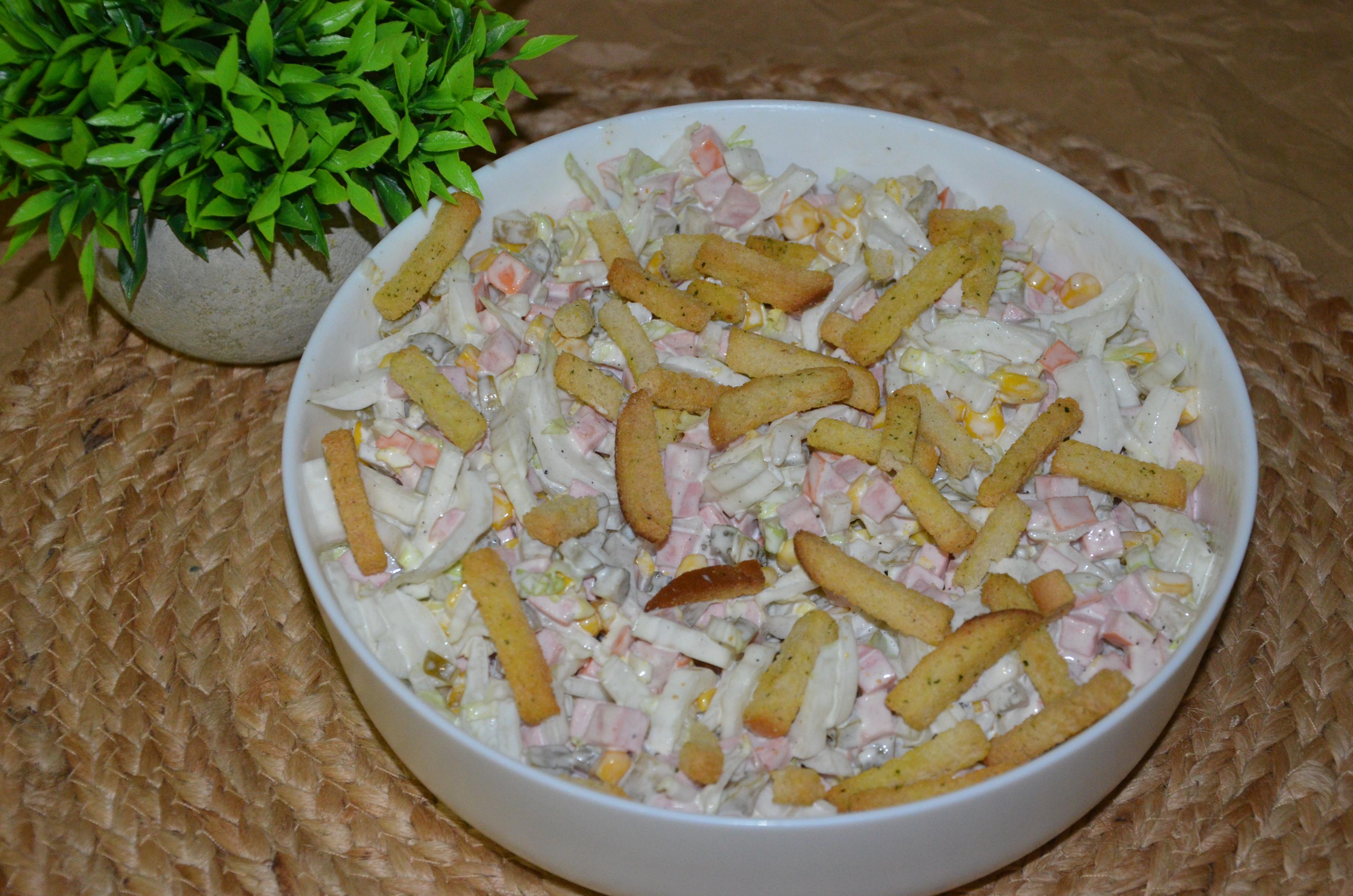 Салат з сухариками