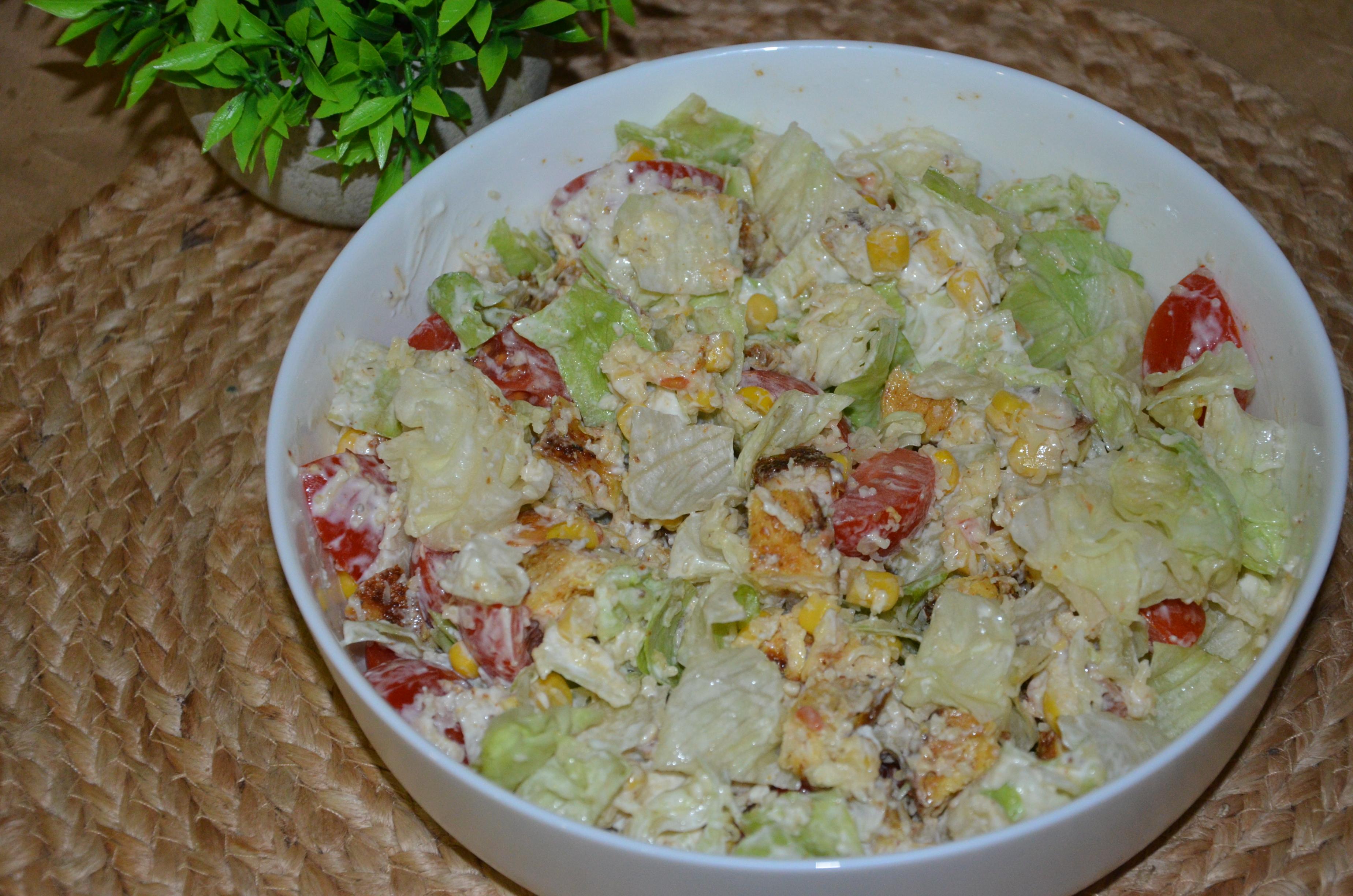 Салат з куркою