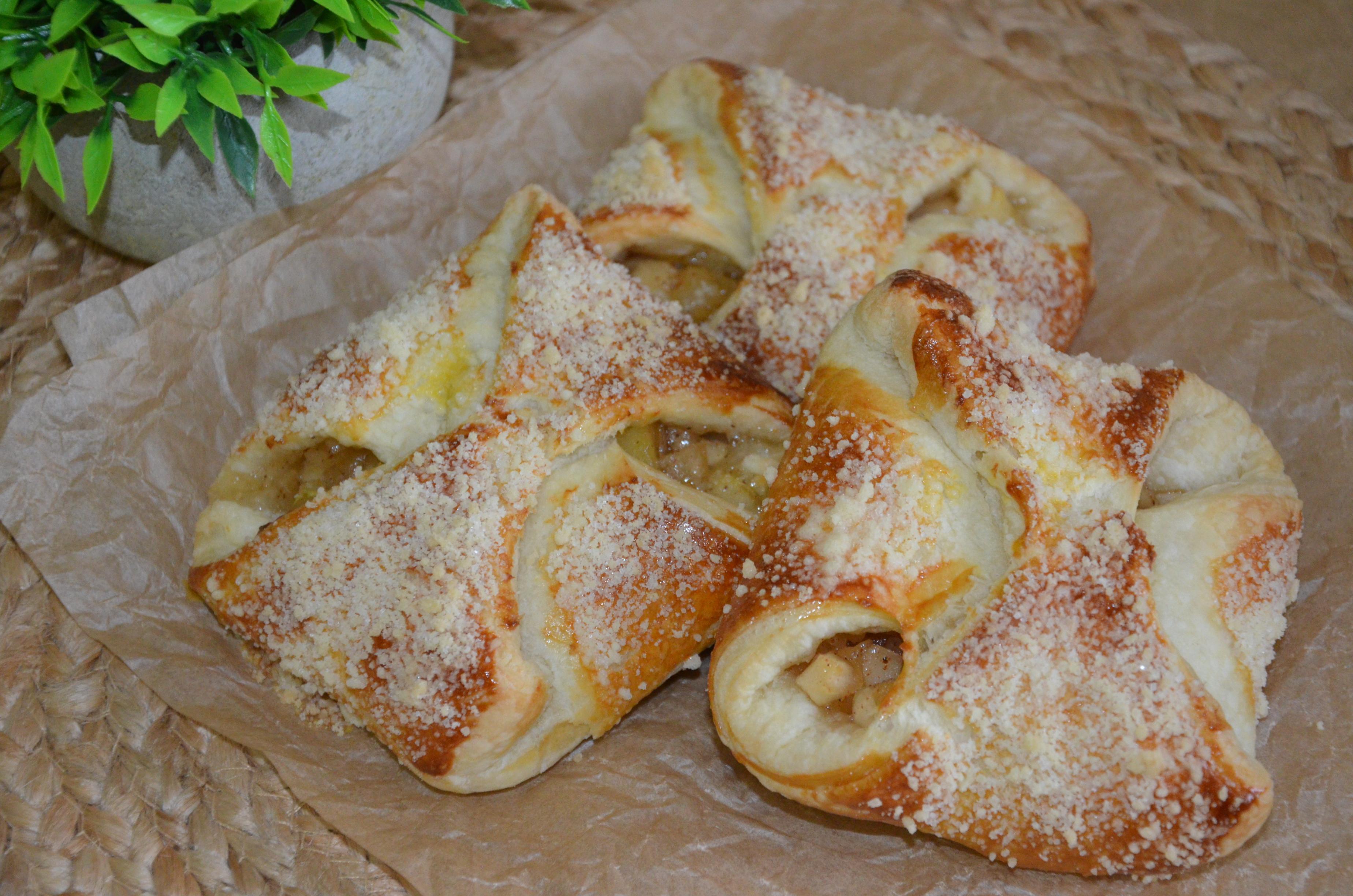 Пиріжки з яблуками