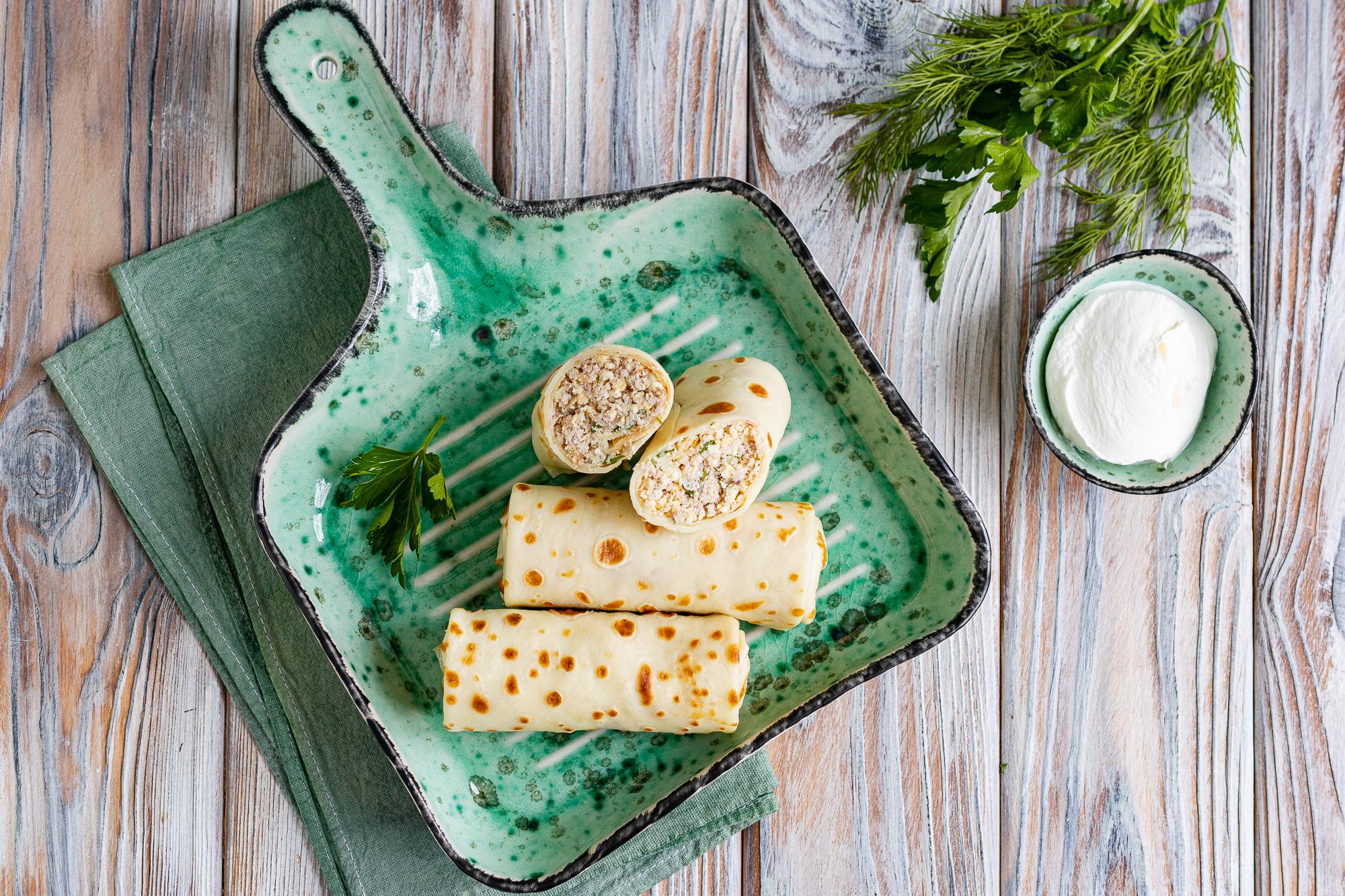 Млинці з куркою та яйцями