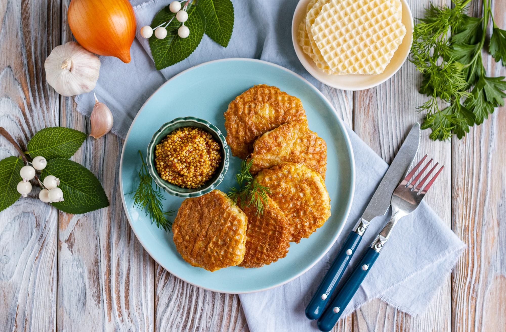 Брізоль із курячого філе у вафельних коржах