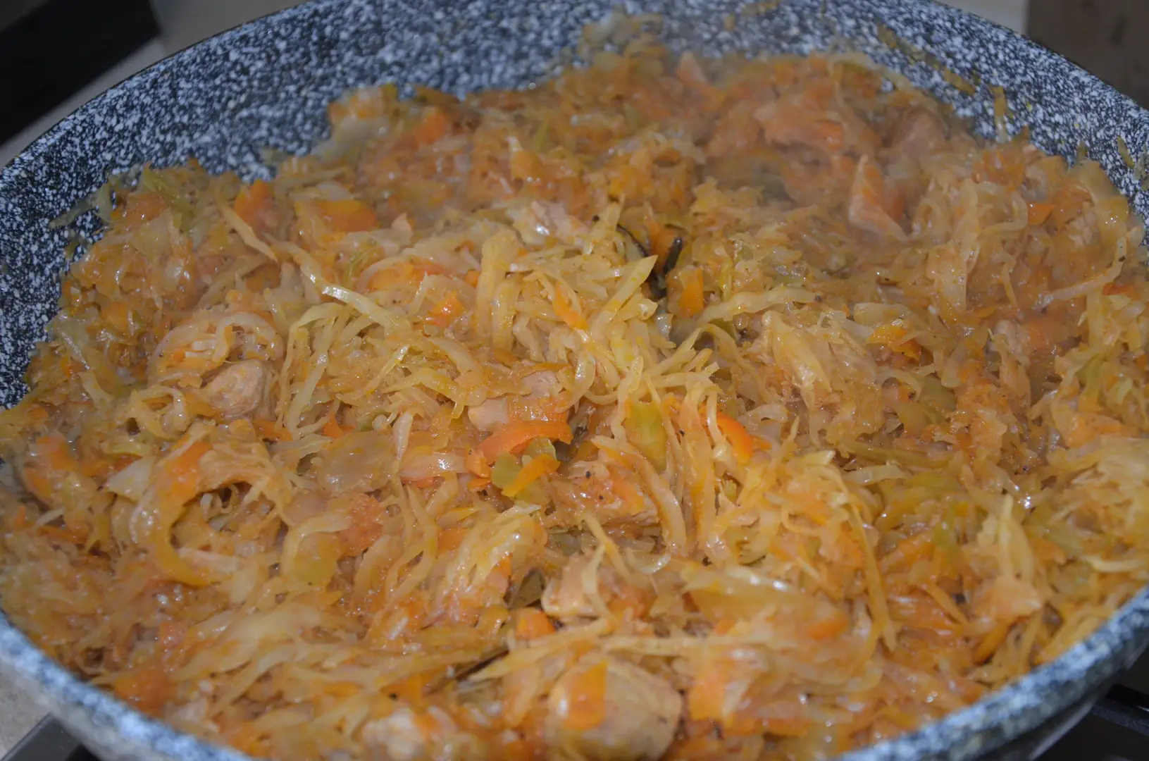 Тушкована капуста