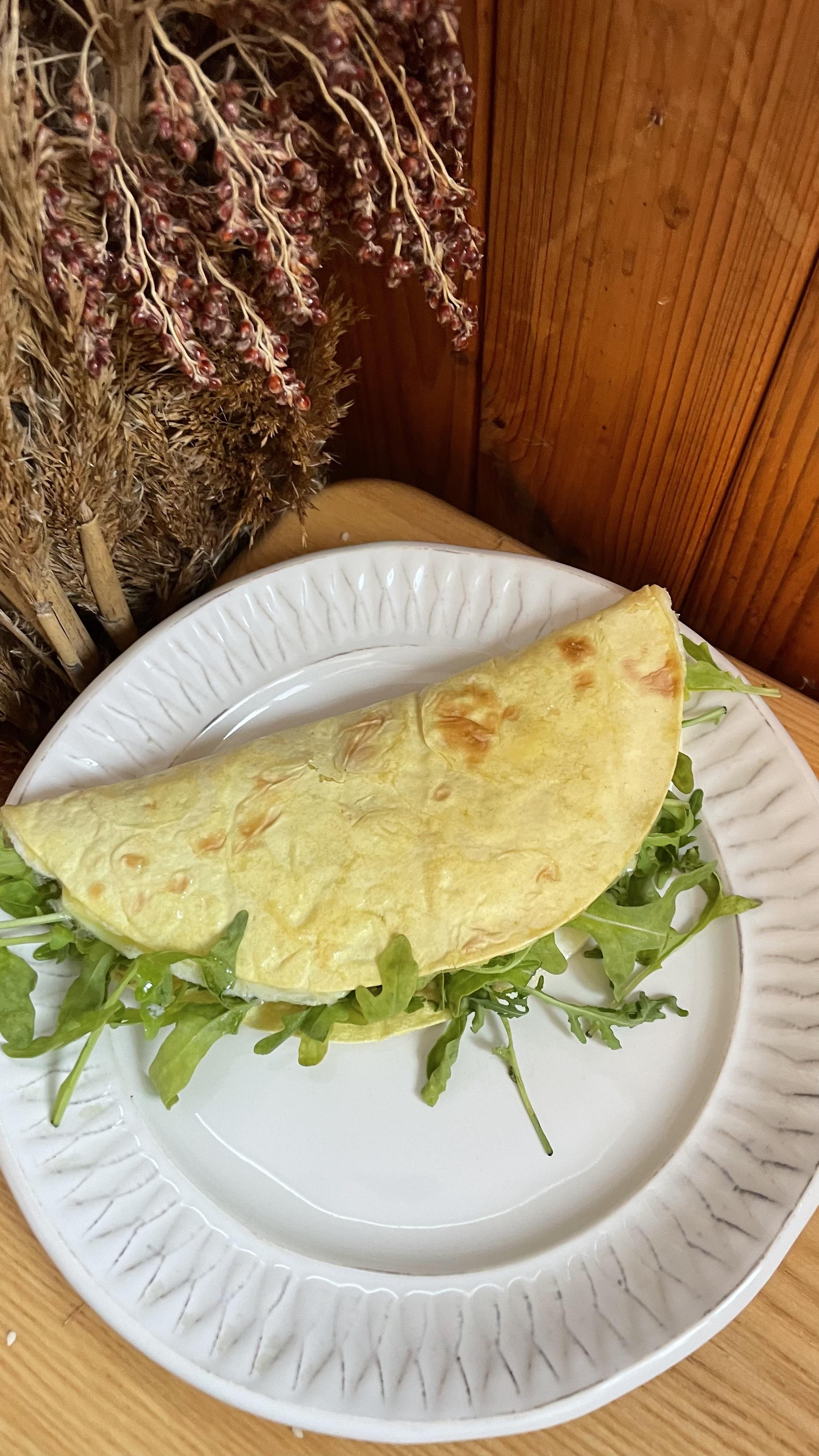 Лаваш з лососем та руколою