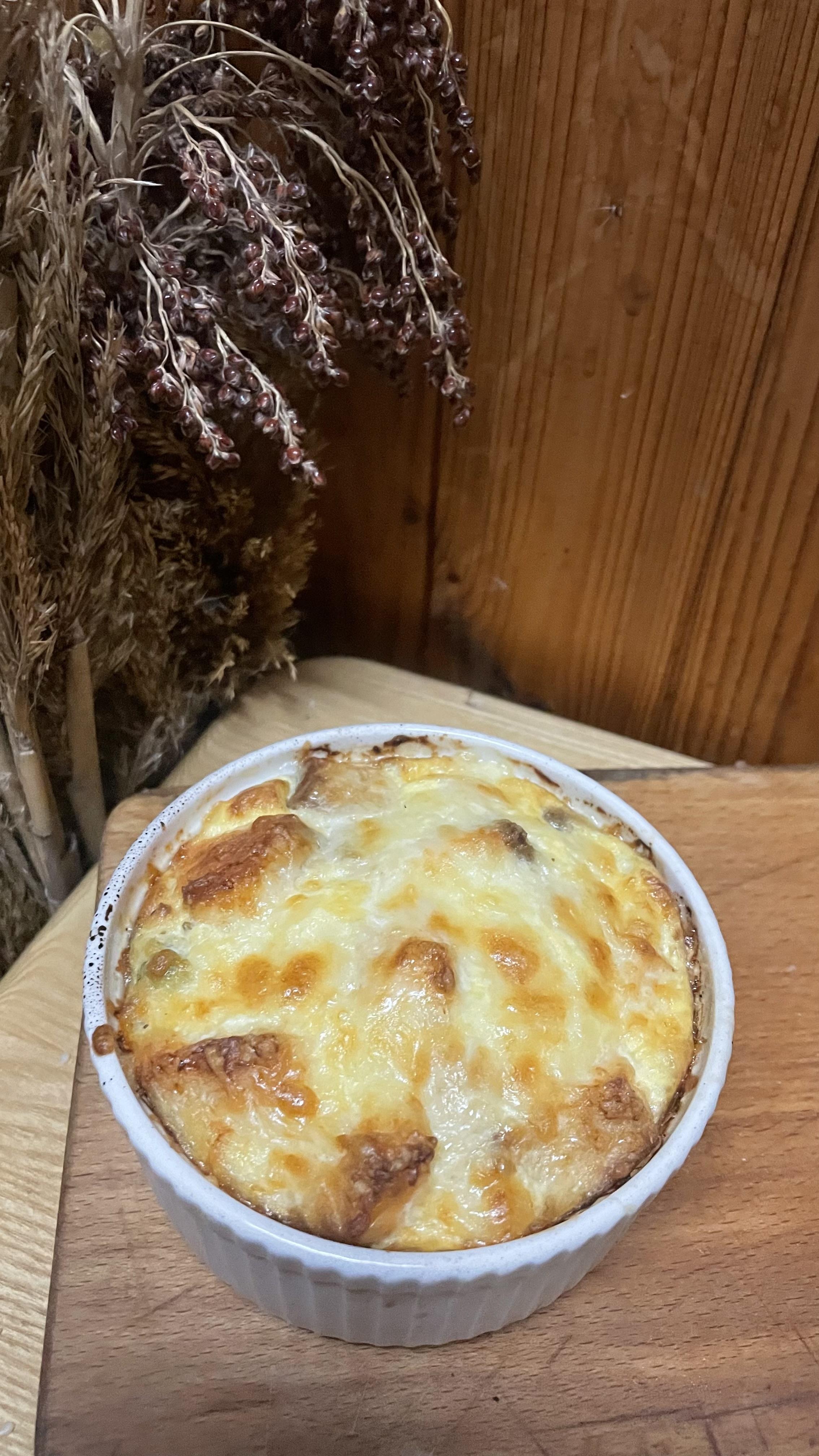 Запіканка з брокколі та лососем