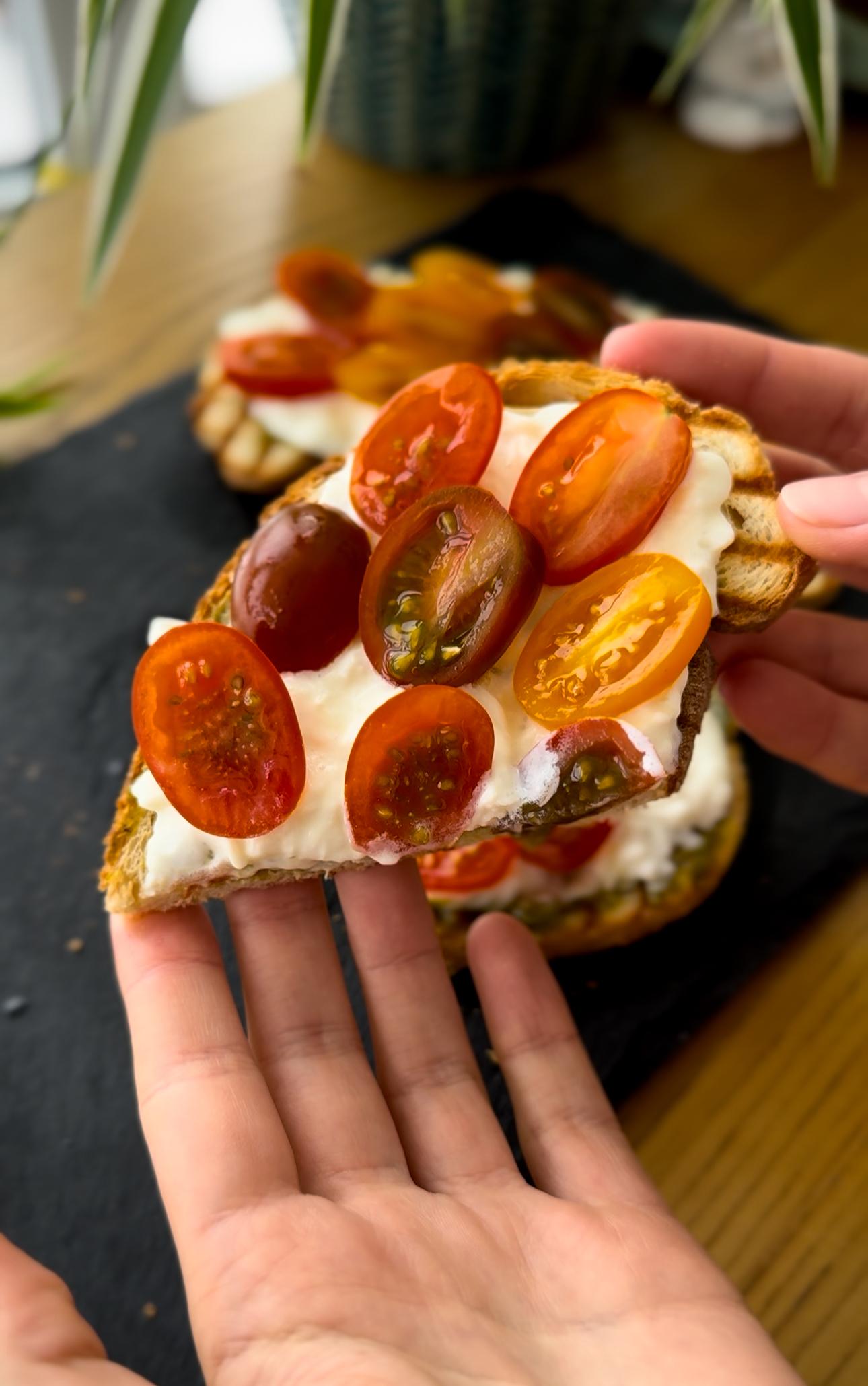 Тости «Капрезе»