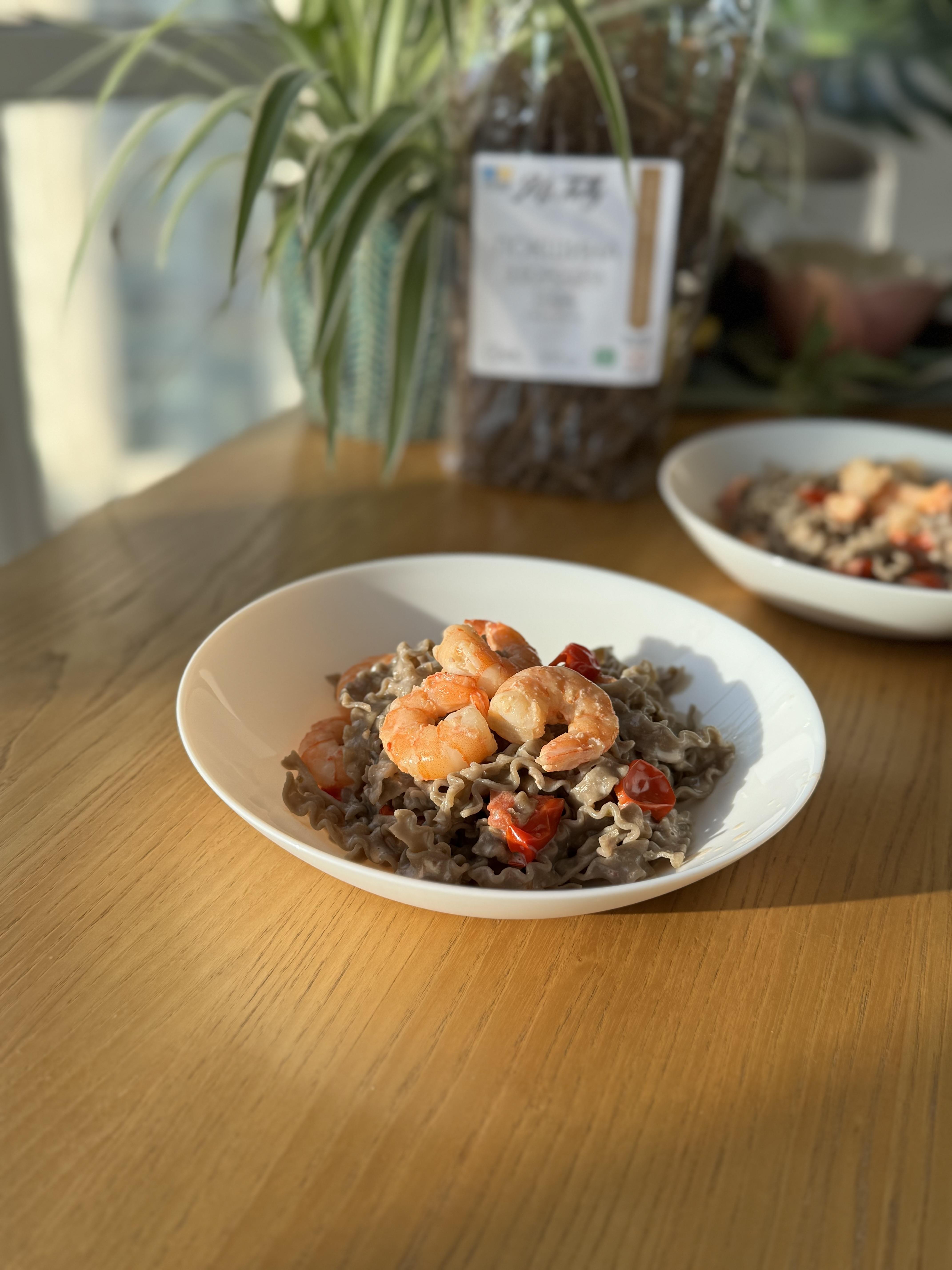 Локшина з борошна тефа у вершковому соусі