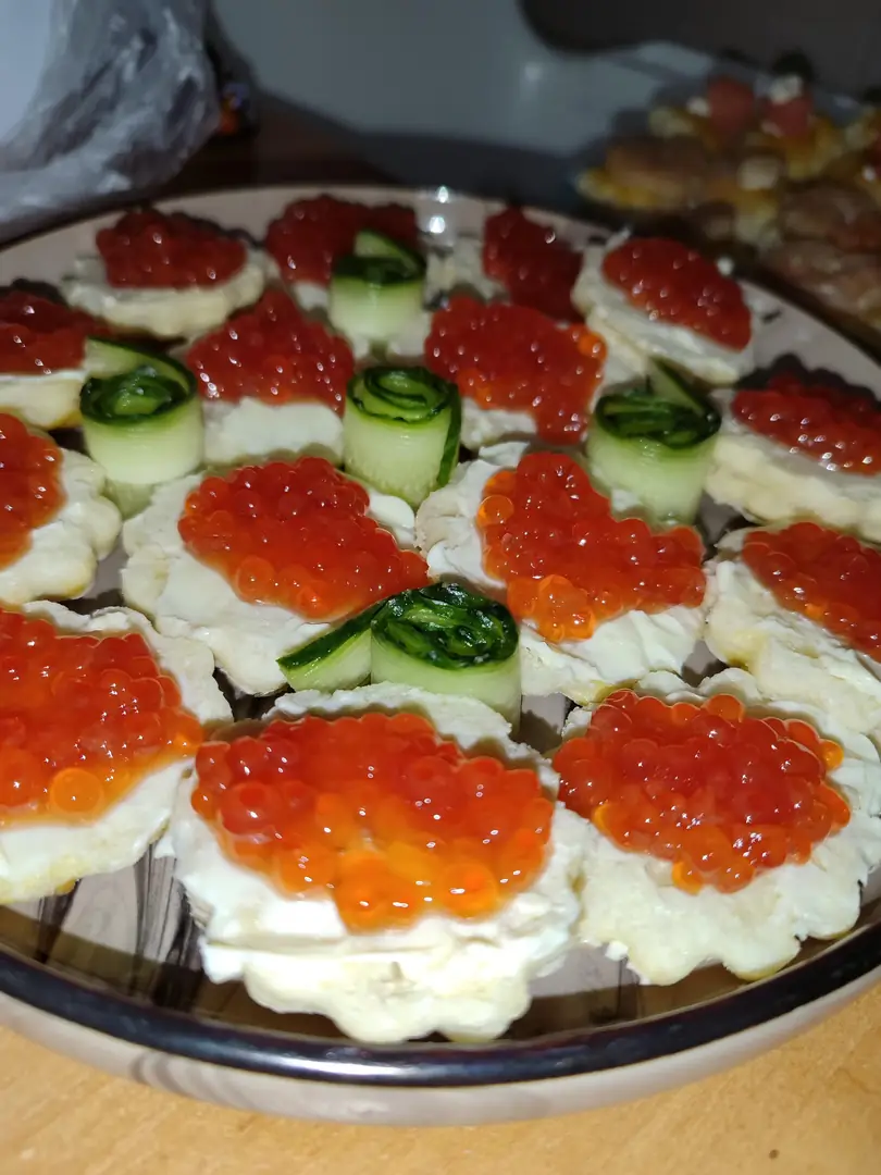 Канапки з ікрою