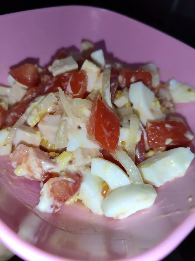 ПХ салат з куркою та помідорами