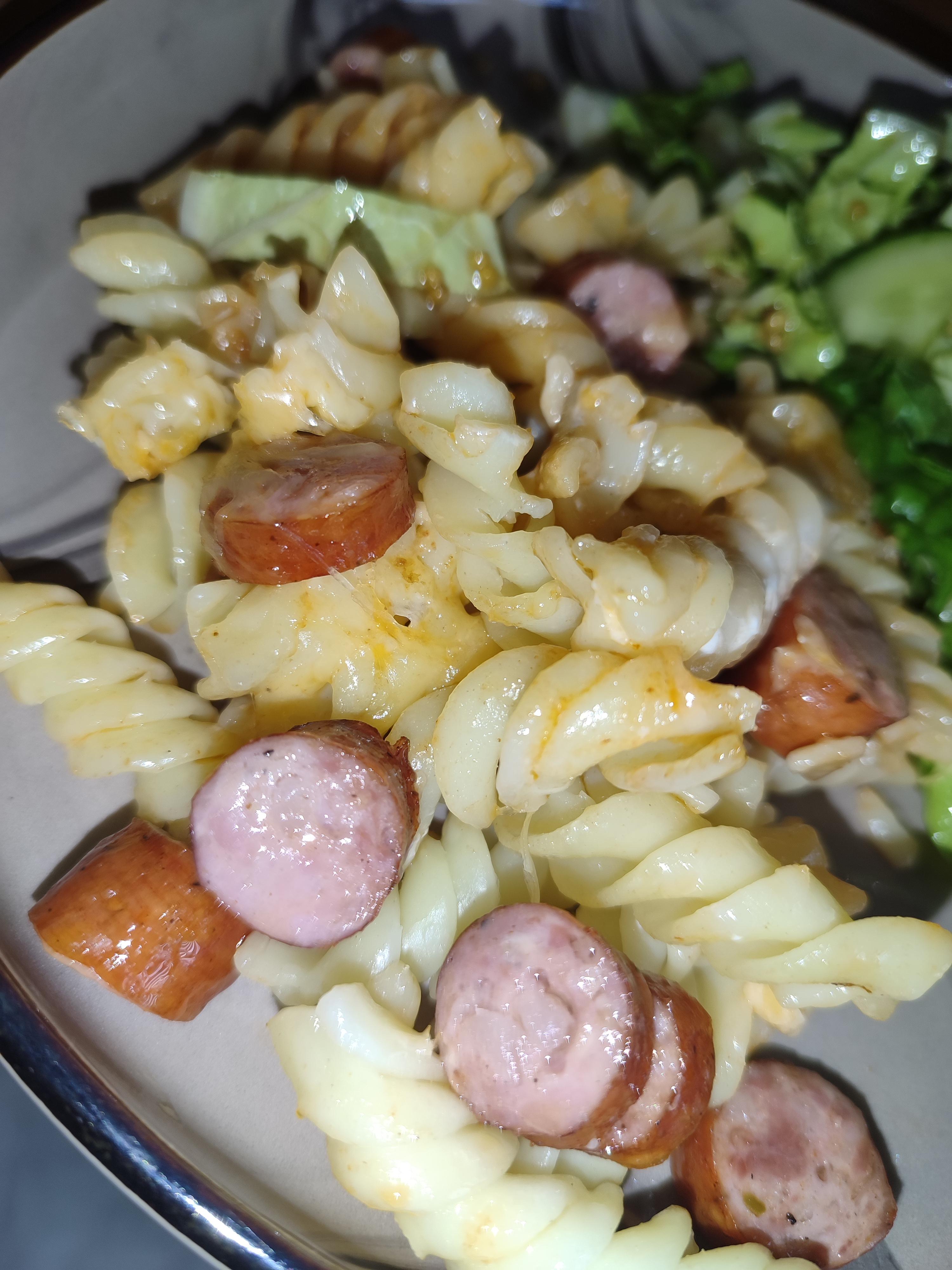 Макарони по-флотськи з ковбасками