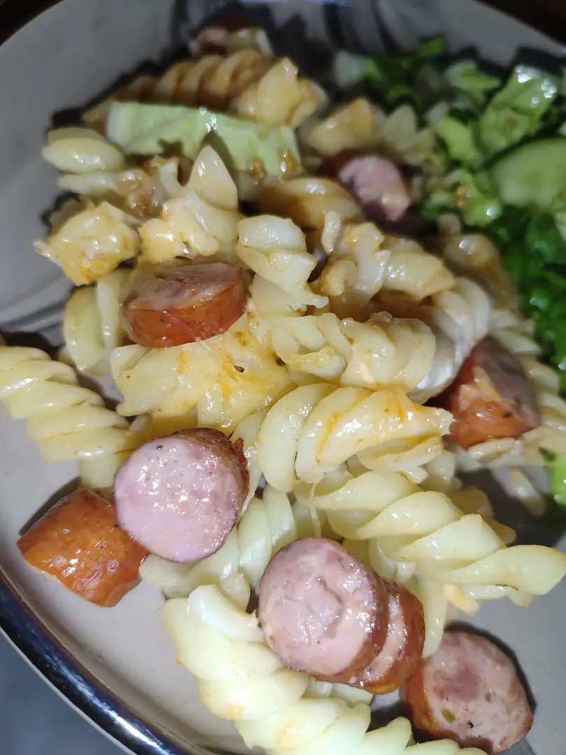 Макарони по-флотськи з ковбасками