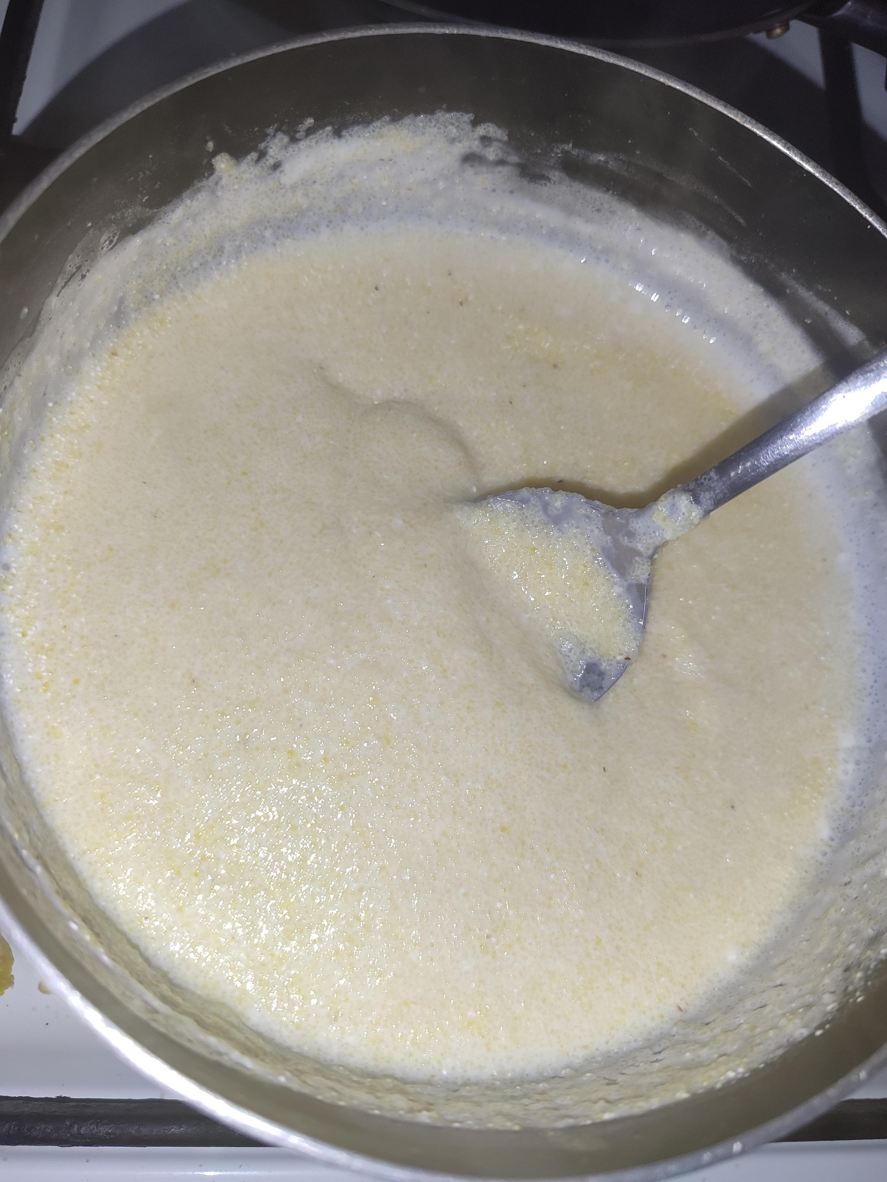 Кукурудзяна каша на молоці
